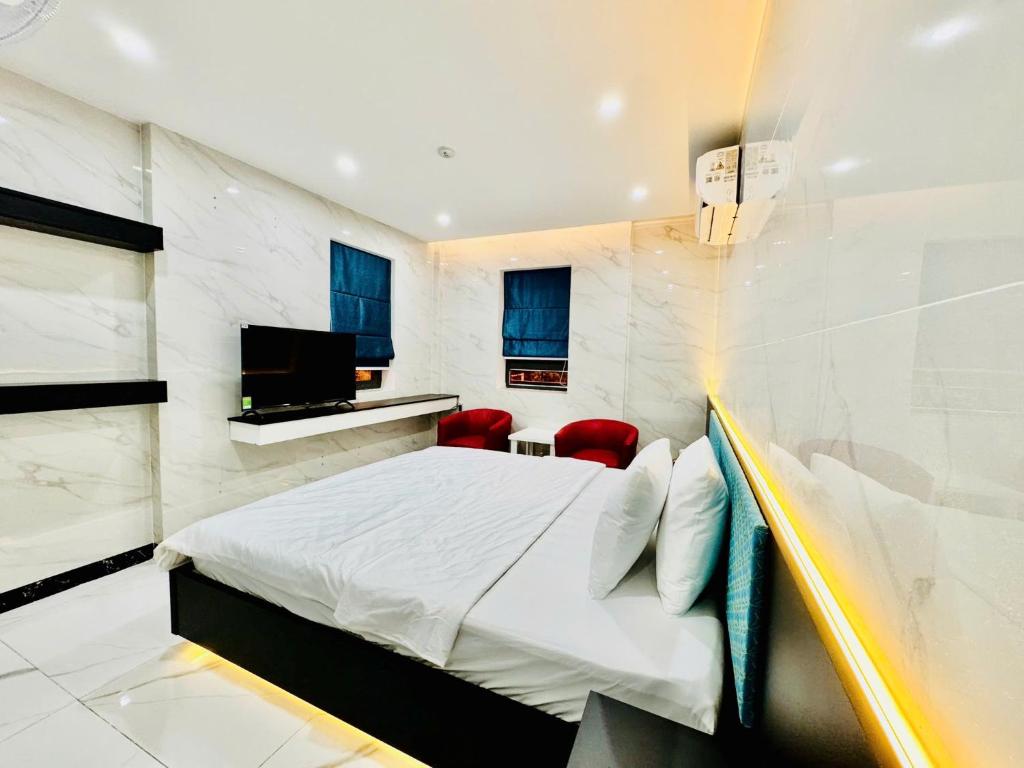 Hotel 168